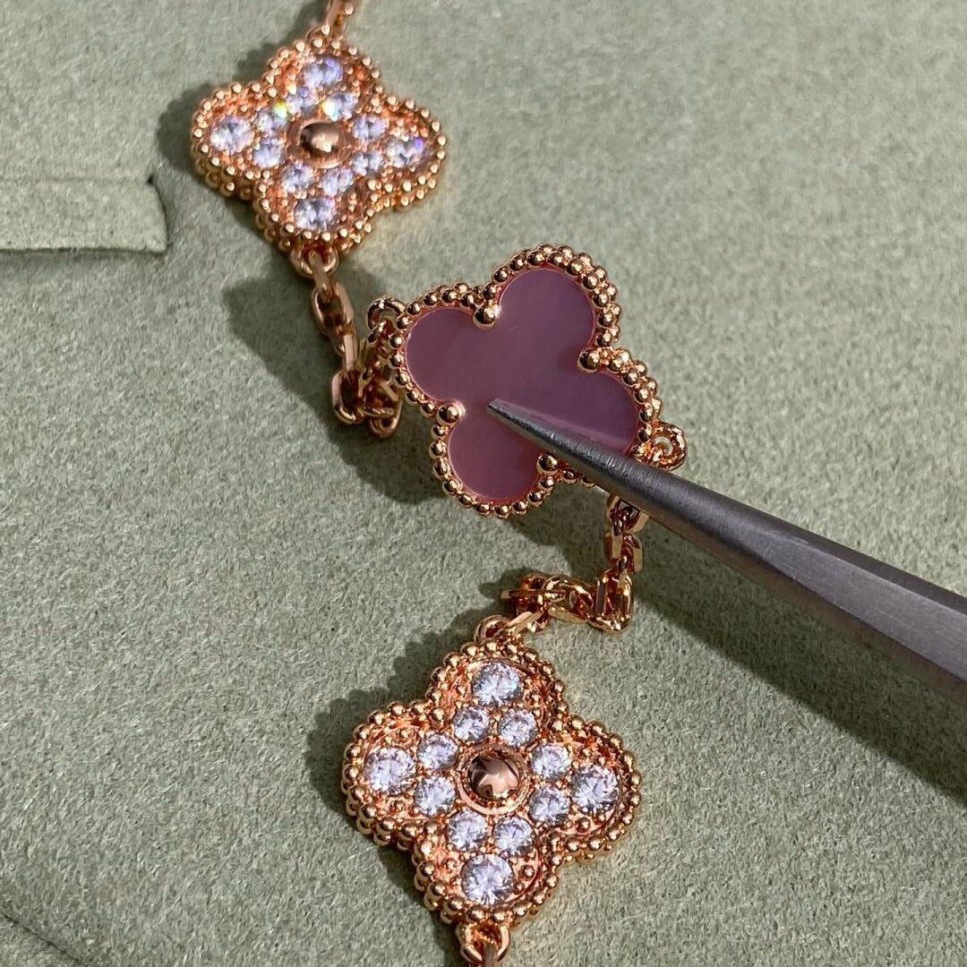 [Limara]CLOVER 10 MOTIFS DIAMOND PINK MOP NECKLACE