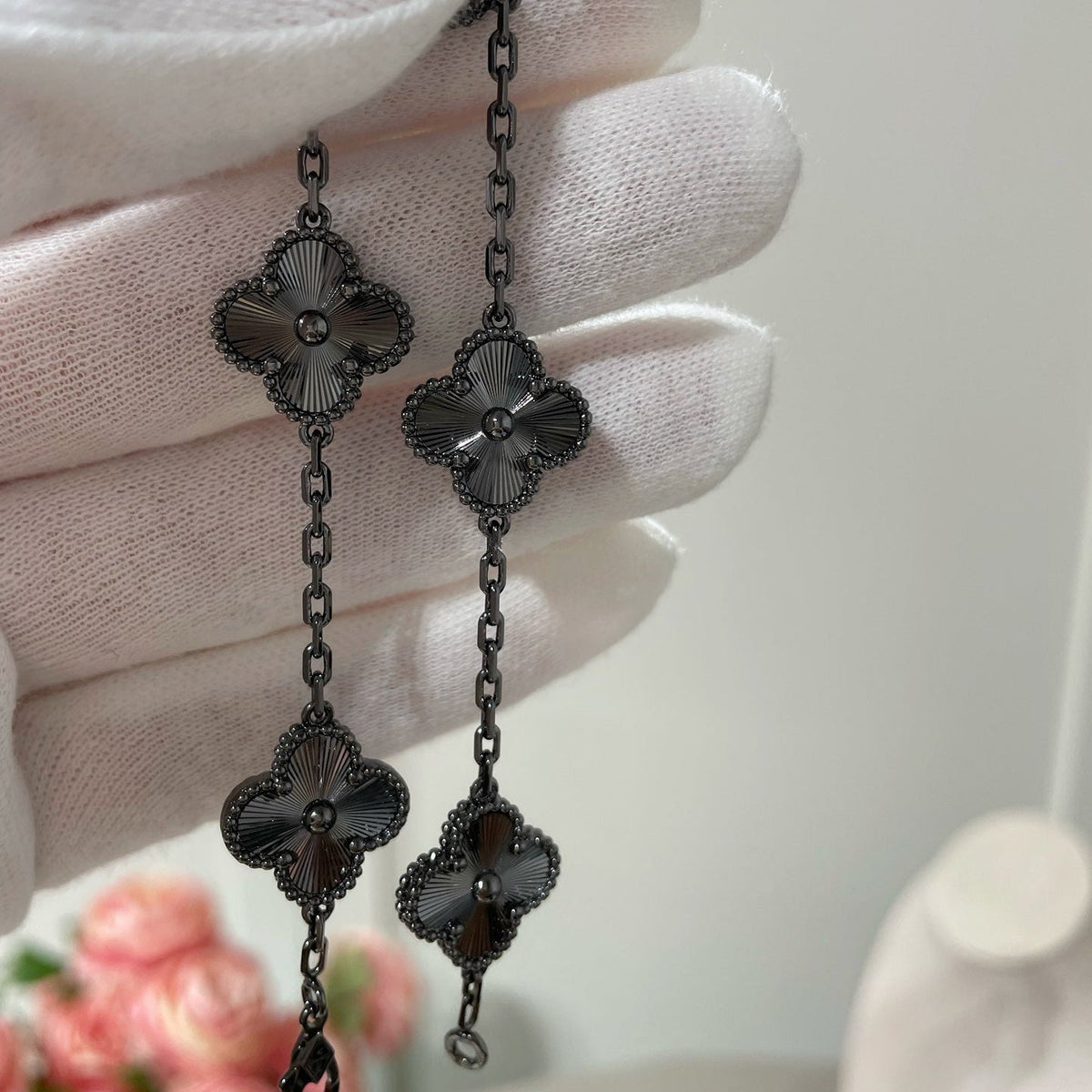 [Limara]CLOVER 5 MOTIF BLACK BRACELET