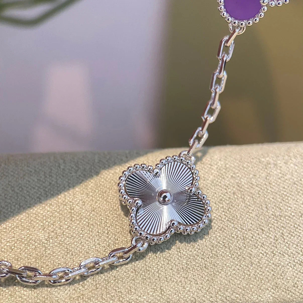 [Limara]LUCKY CLOVER 5-MOTIF BRACELET - VIOLET COLLECTION