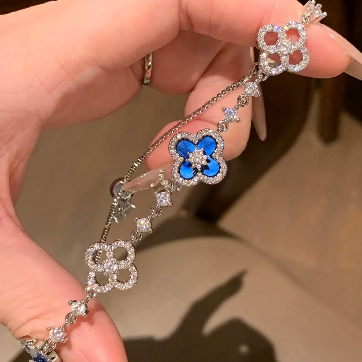 [Limara] CLOVER 5 MOTIF PINK BLUE RED WHITE BRACELET
