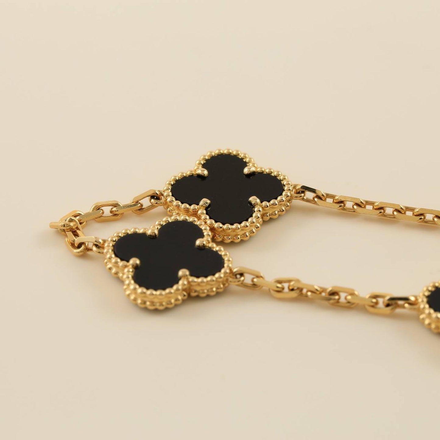 [Limara]LUCKY CLOVER 5-MOTIF BRACELET - BLACK OXNY COLLECTION
