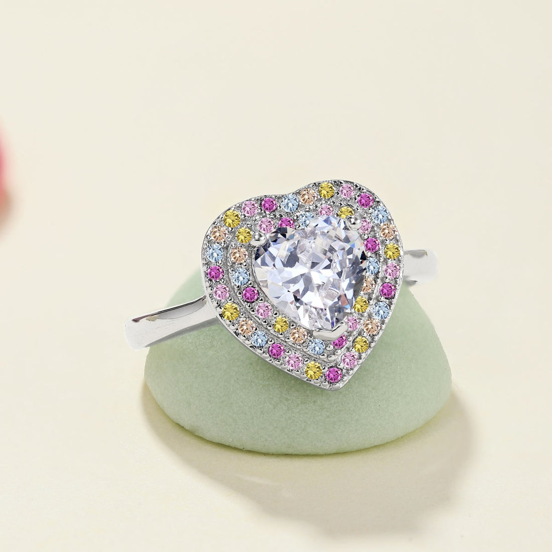 [Limara]Delicate Ebullient Heart Shape Wedding Ring