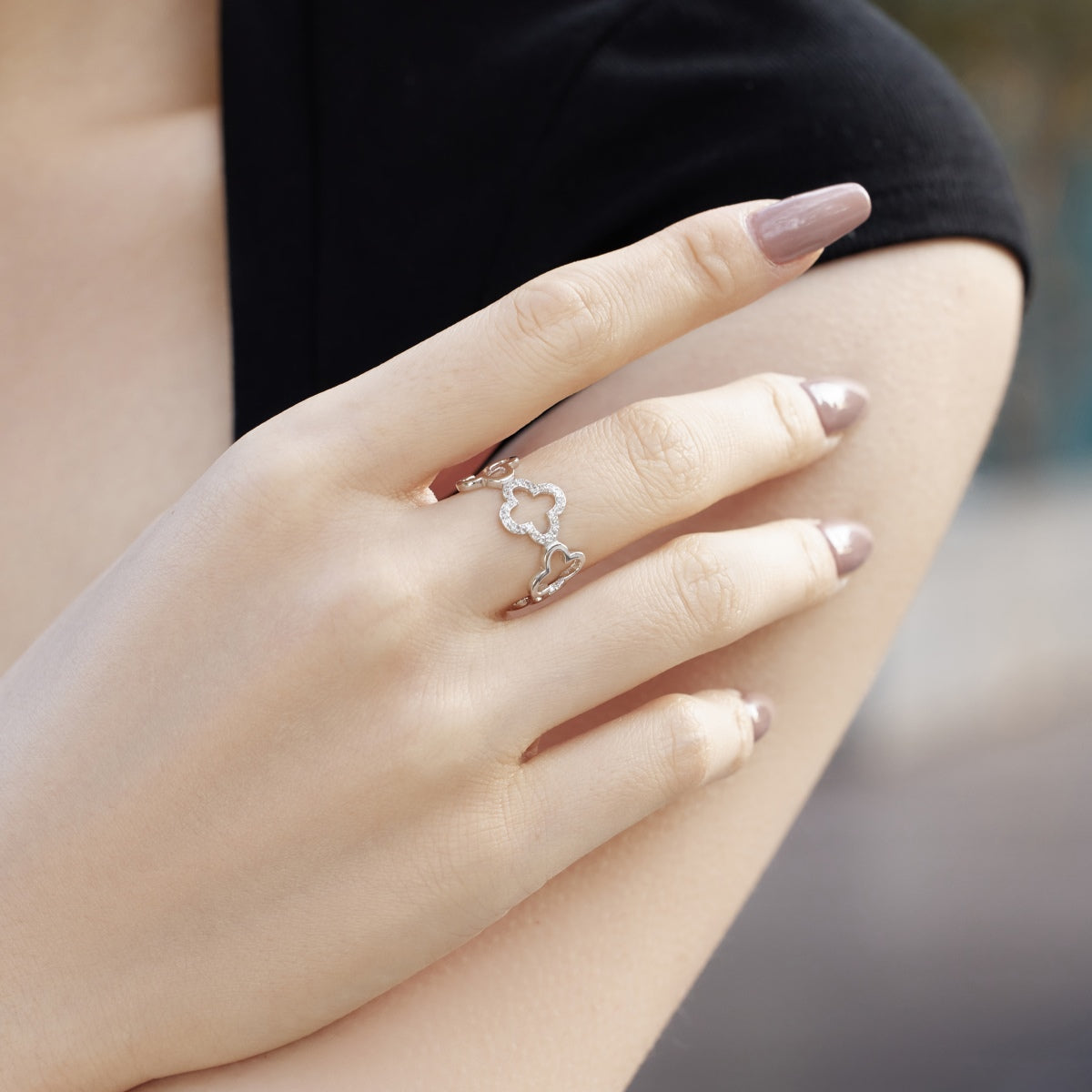 [Limara]Hollow Design Four-Leaf Clover Flower Shape Ring