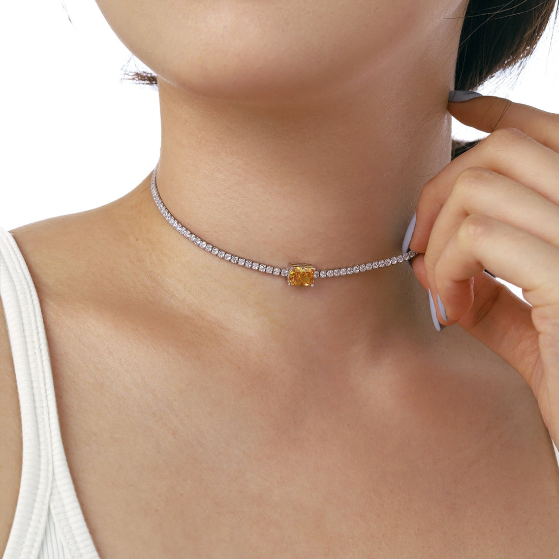 [Limara]2.0 carat Ornate Emerald Cut Necklace