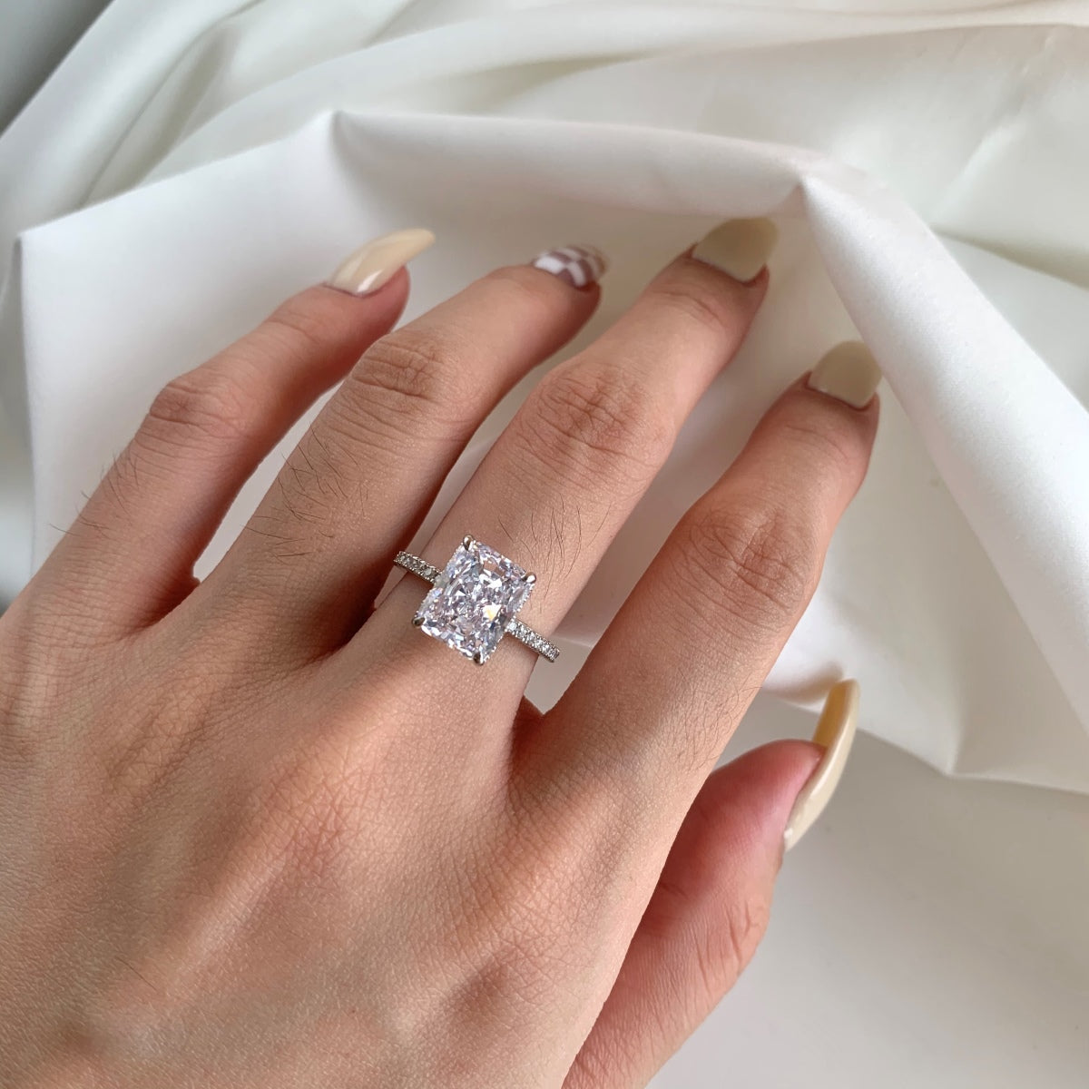 [Limara]4.0 Carat Luxurious Engagement Ring