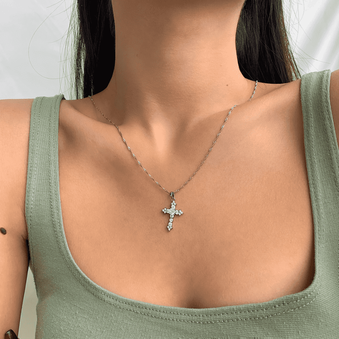 [Limara]Delicate Cross Shape Necklace