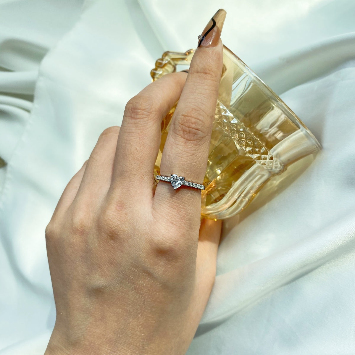 [Limara]0.5 Carat CaratEternity Charming Heart Shape Lover Ring