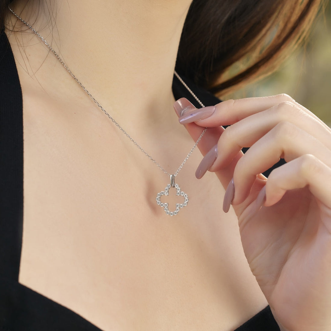 [Limara]Four-Leaf Clover Hollow Design Exquisite Necklace