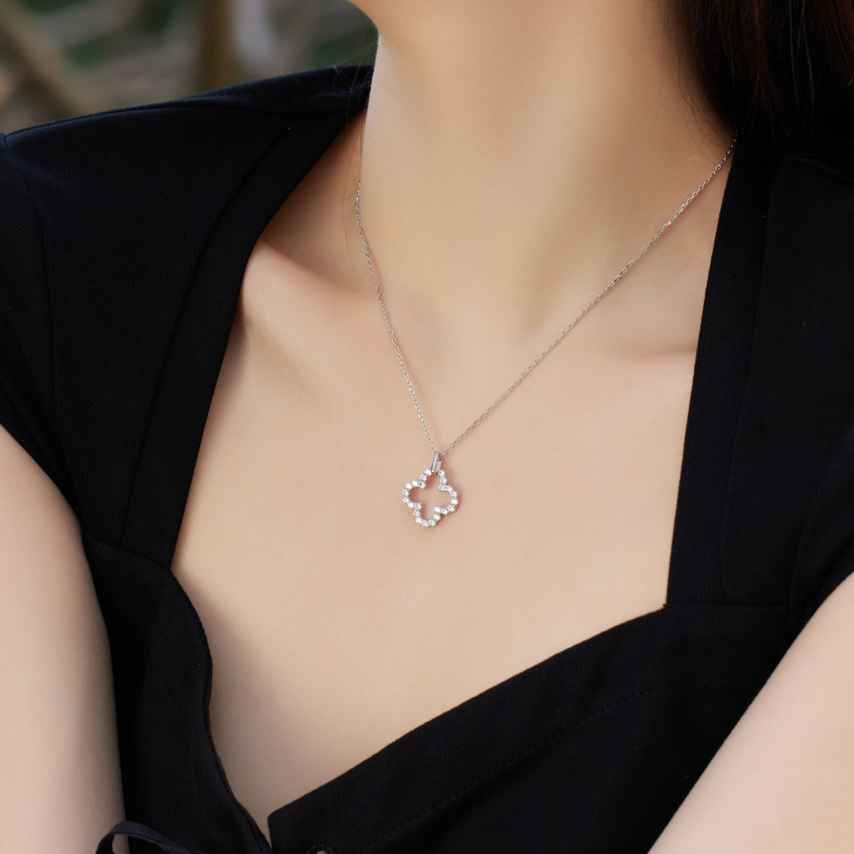 [Limara]Four-Leaf Clover Hollow Design Exquisite Necklace
