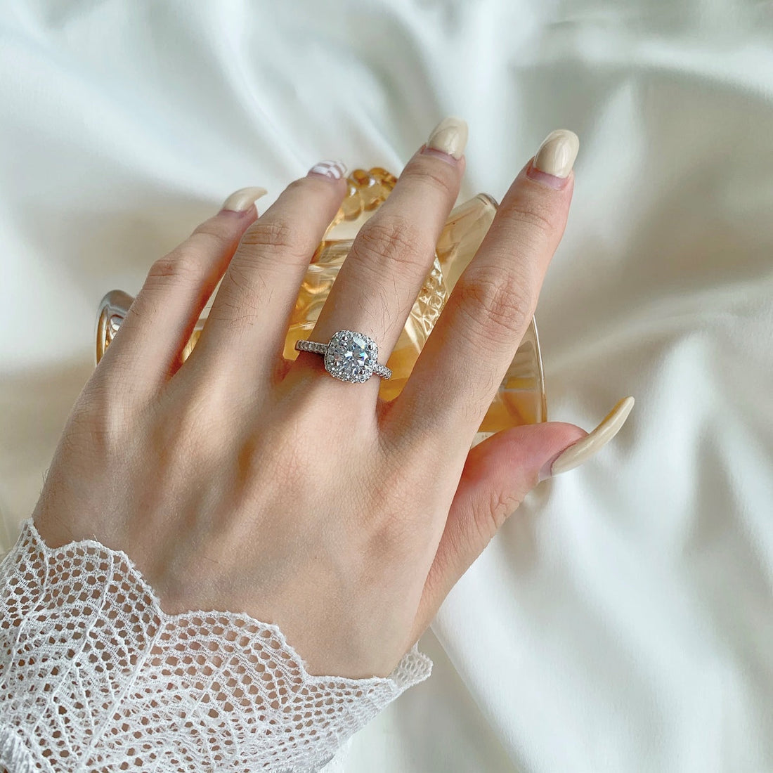 [Limara]Dazzling Resplendent Round Cut Wedding Ring