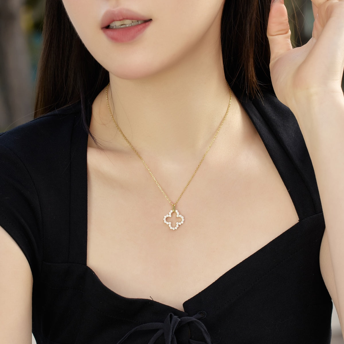 [Limara]Four-Leaf Clover Hollow Design Exquisite Necklace