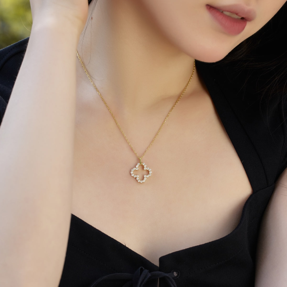 [Limara]Four-Leaf Clover Hollow Design Exquisite Necklace