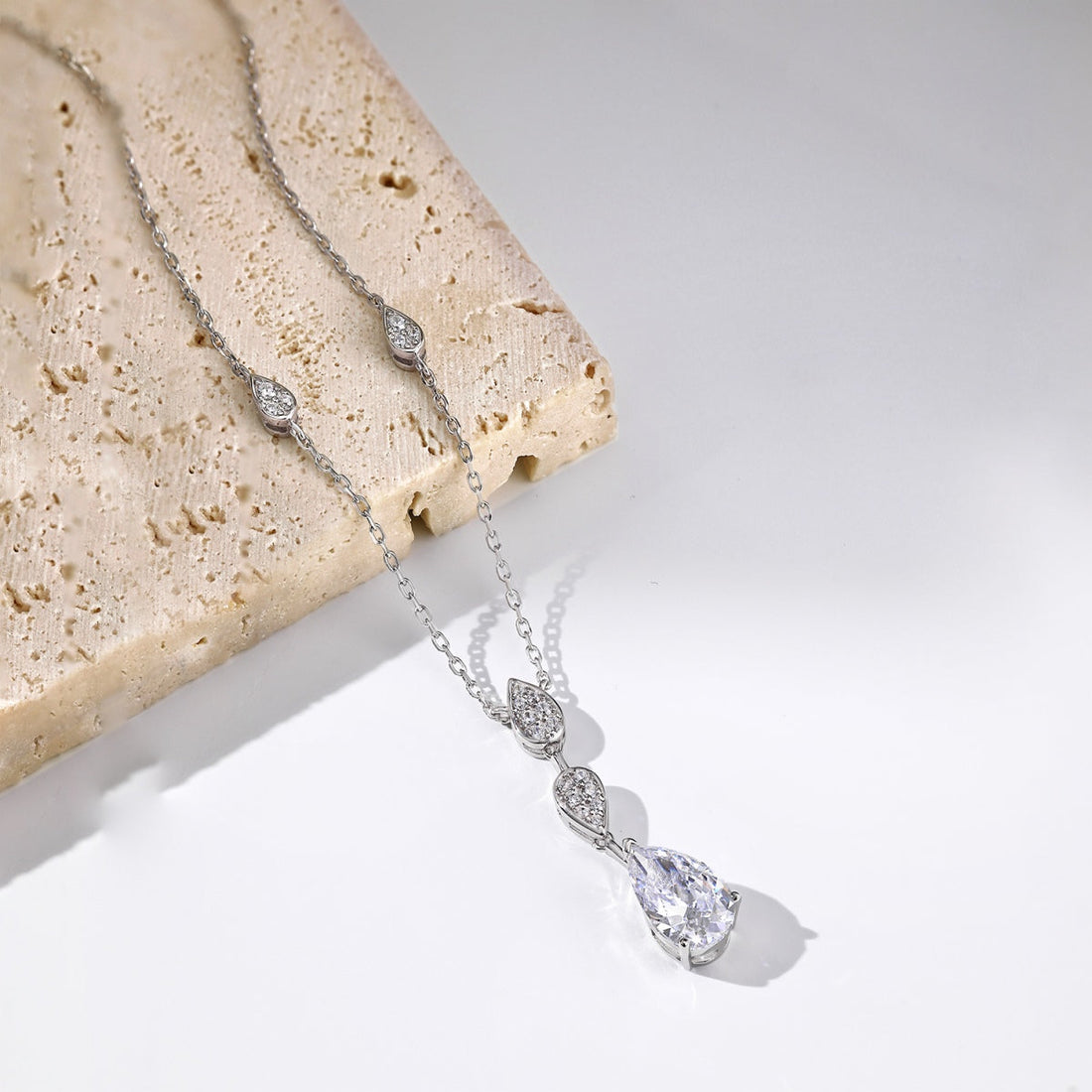 [Limara]Dazzling Pear Cut Necklace
