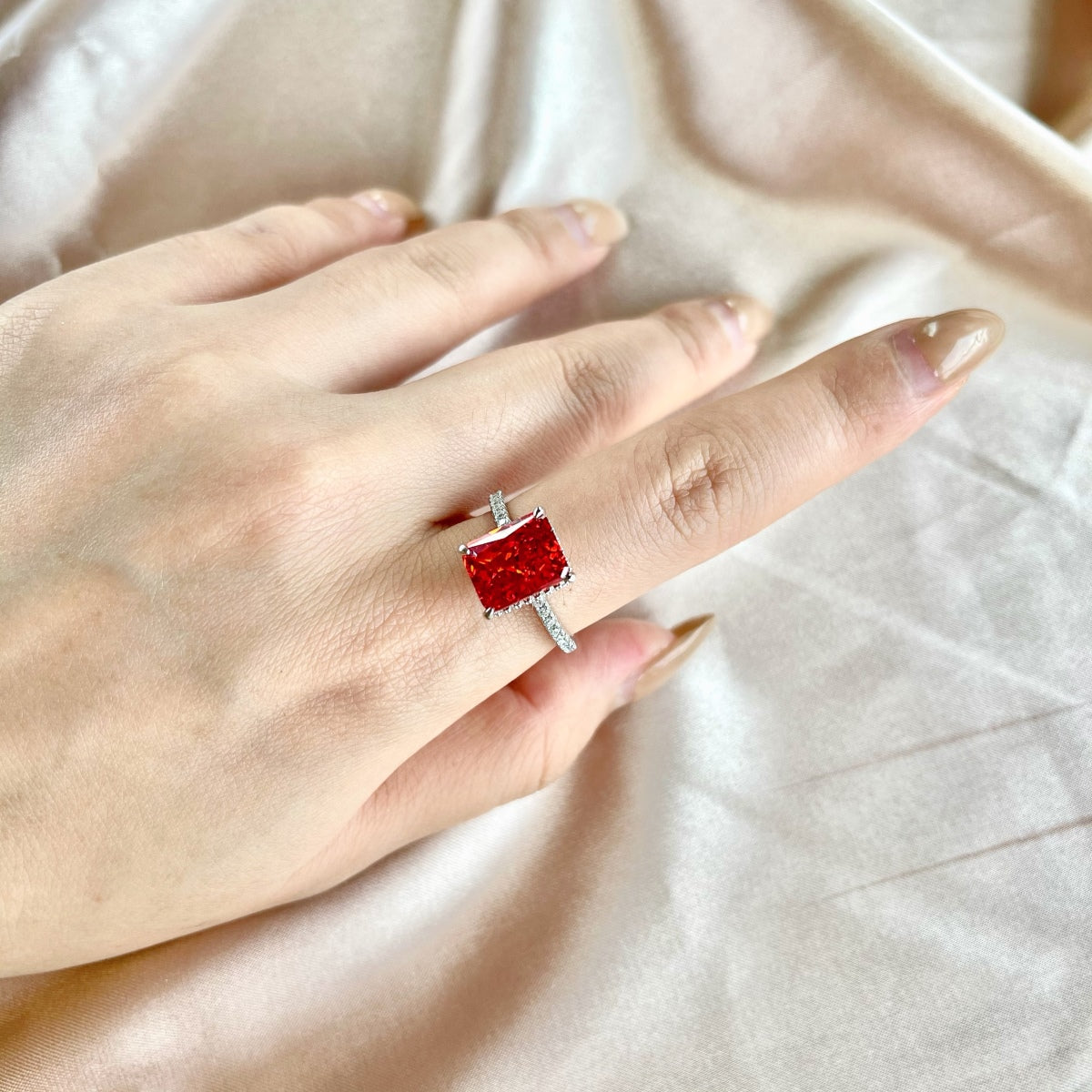 [Limara]4.0 Carat Luxurious Engagement Ring