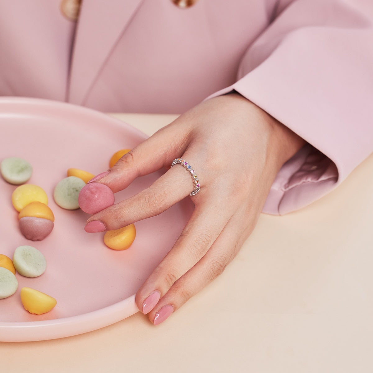 [Limara]Unique Scintillating Round Cut Daily Ring