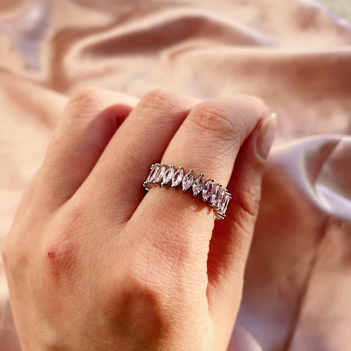 [Limara]Gorgeous Marquise Cut Tennis Ring