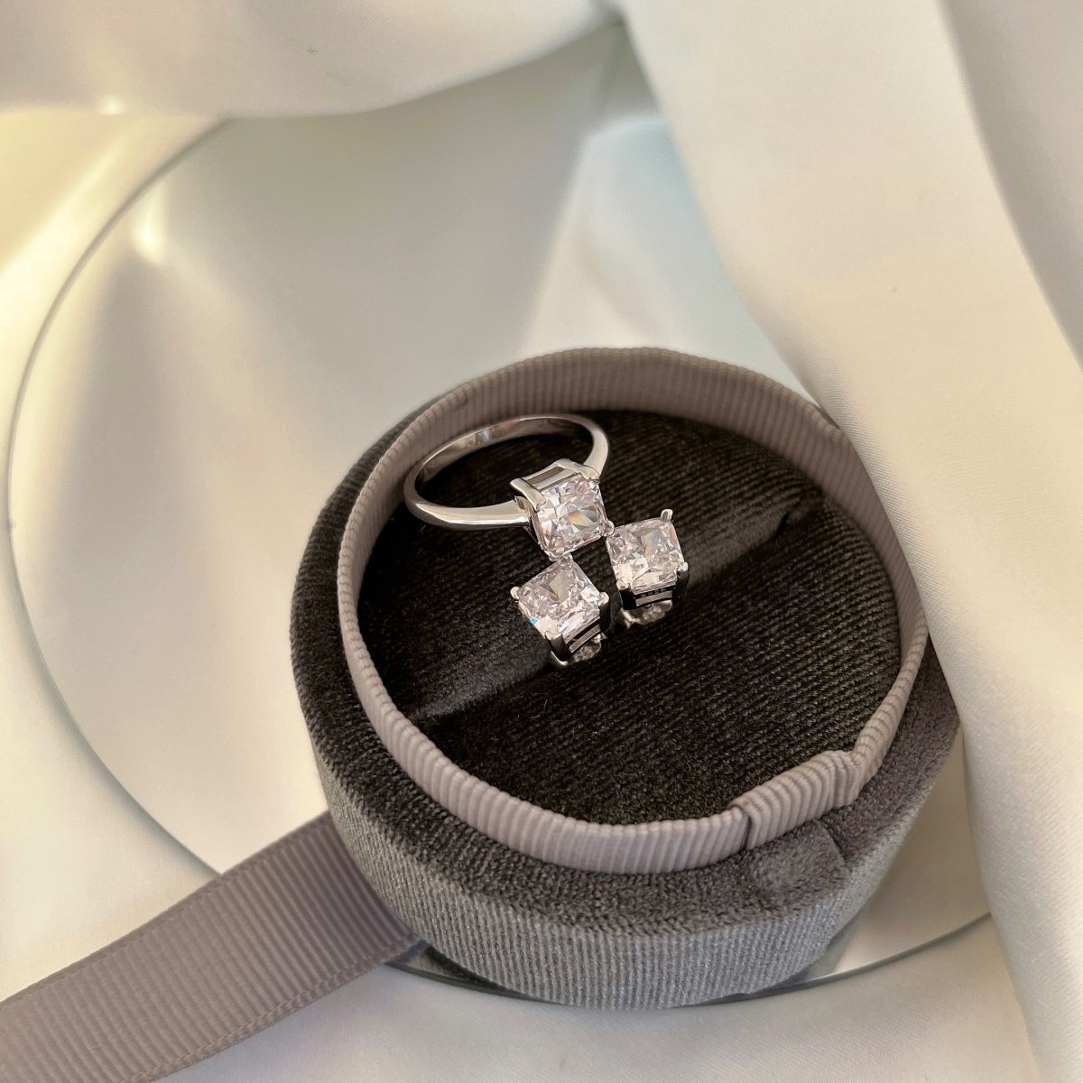 [Limara]1.0 Carat Radiant Princess Cut Wedding Earrings