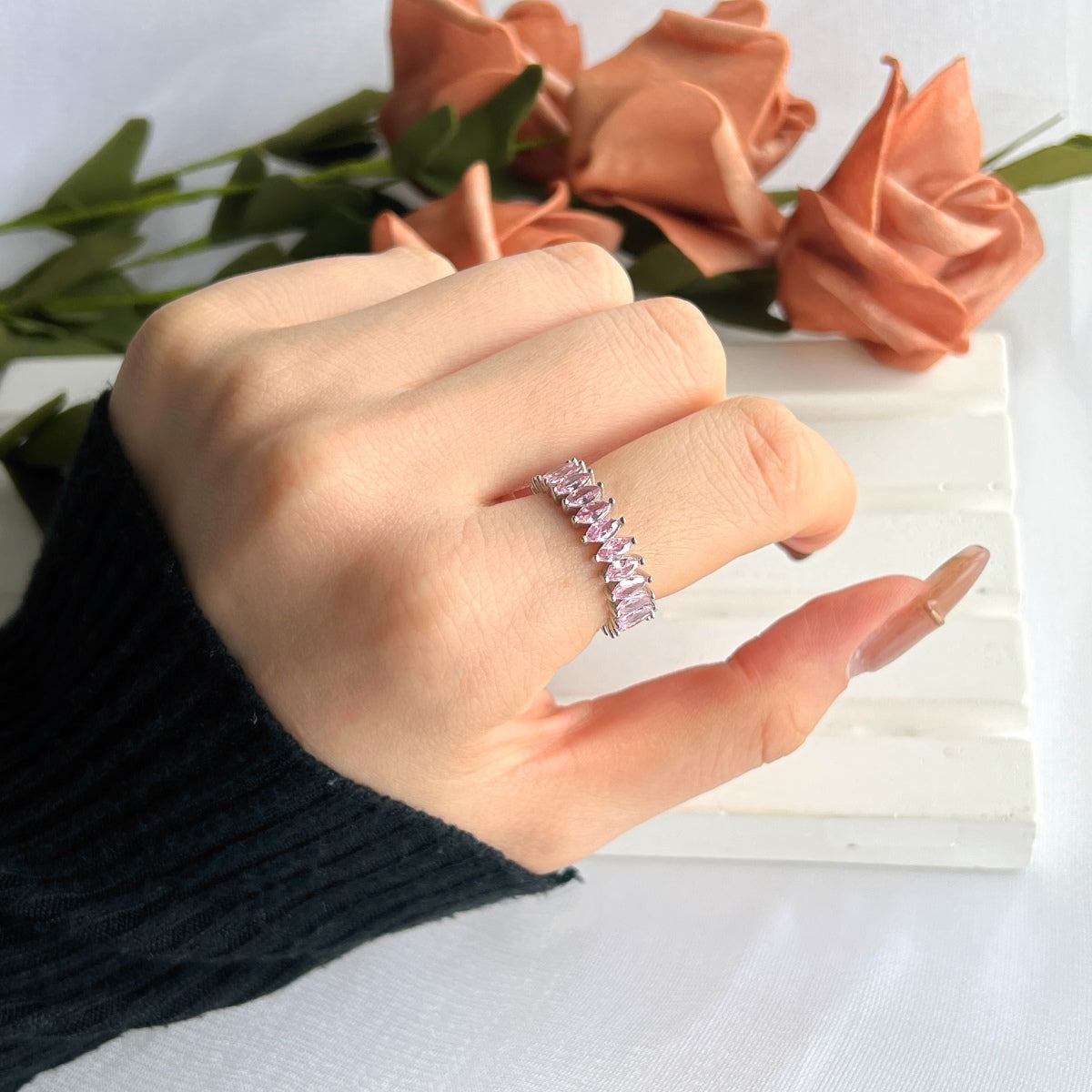 [Limara]Gorgeous Marquise Cut Tennis Ring