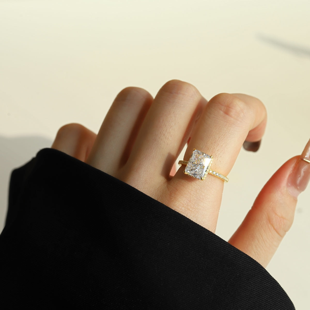 [Limara]4.0 Carat Luxurious Engagement Ring