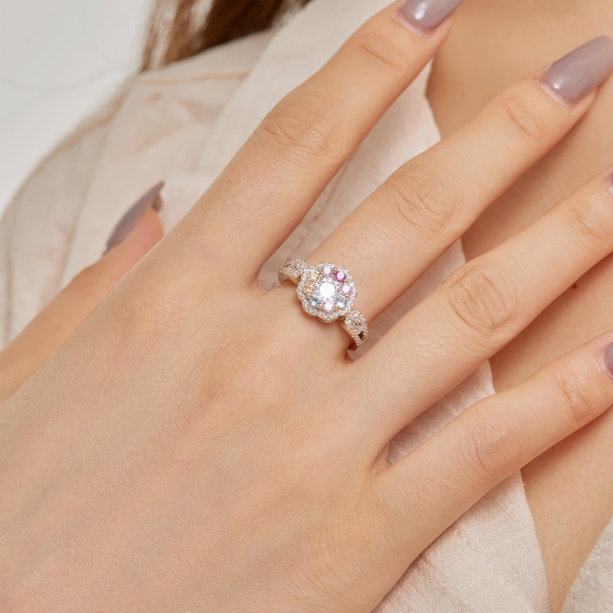 [Limara]Delicate Colorful Round Cut Flower Shape Wedding Ring