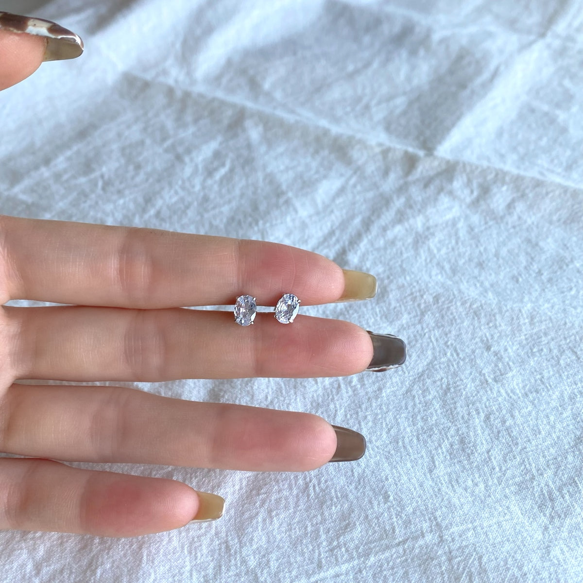[Limara]Oval Classic Dignified Elegant Earrings
