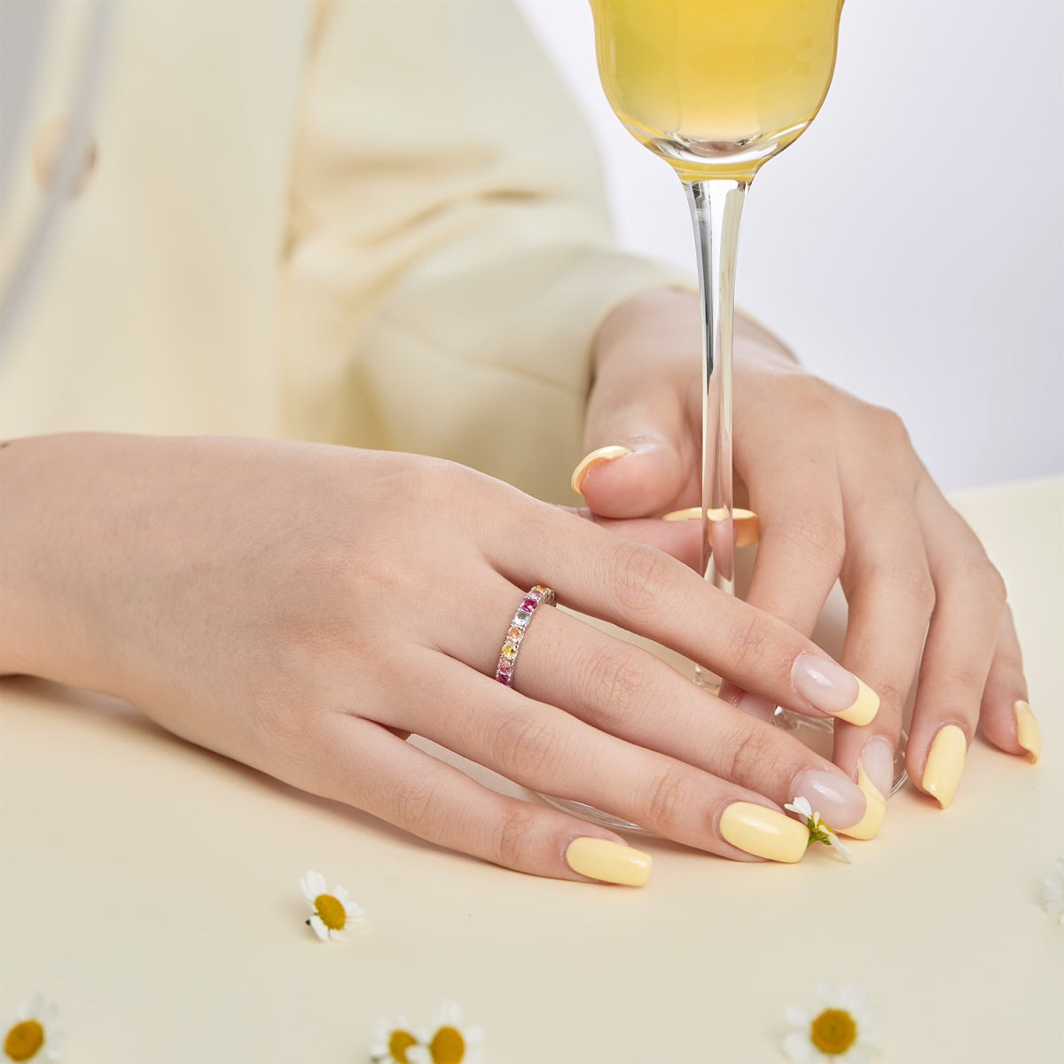 [Limara]Dazzling Lustrous Round Cut Tennis Ring