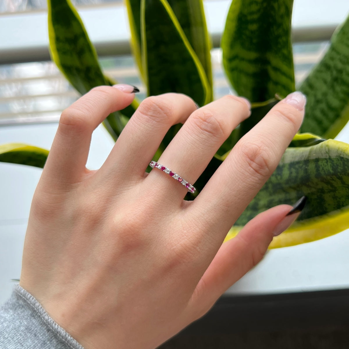 [Limara]Exquisite Colorful Round Cut Tennis Ring