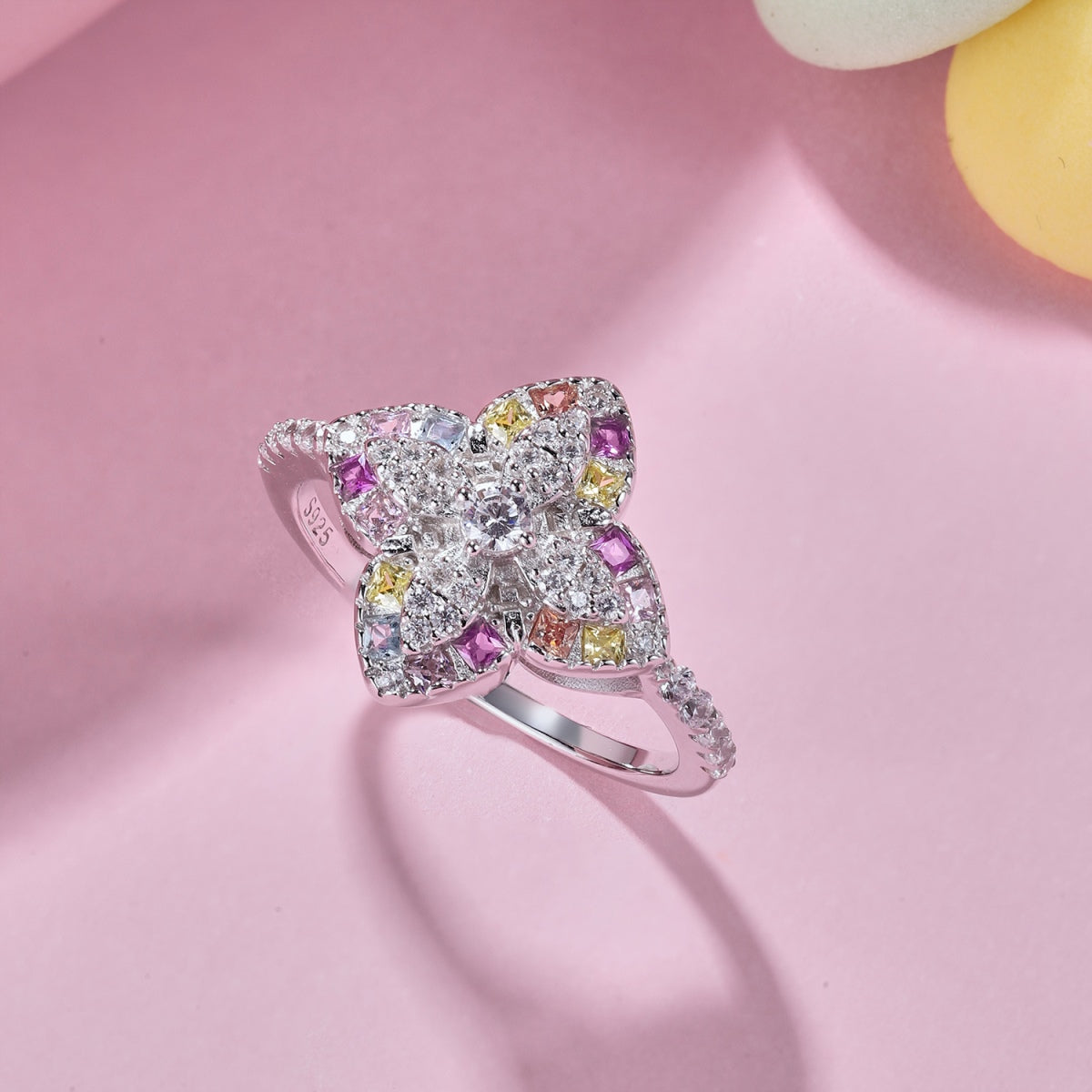 [Limara]Luxurious Colorful Flower Shape Banquet Ring