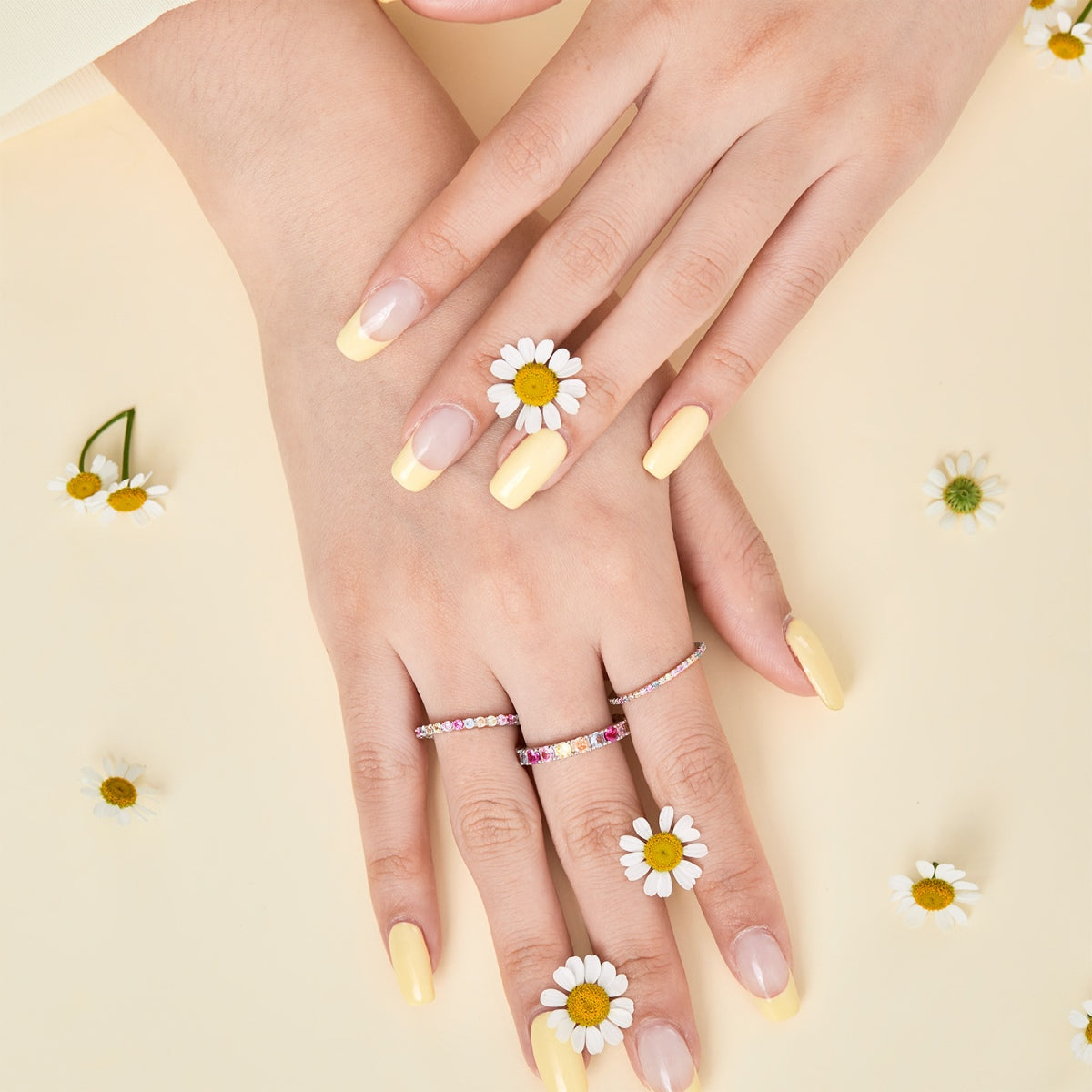 [Limara]Ornate Colorful Round Cut Tennis Ring