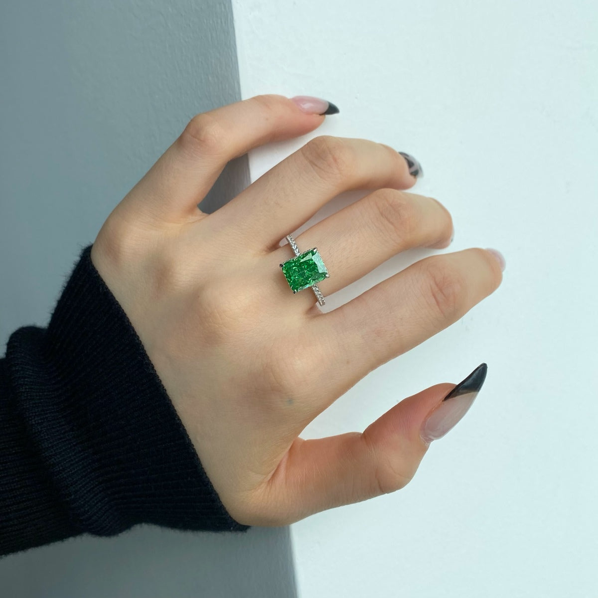 [Limara]4.0 Carat Luxurious Engagement Ring