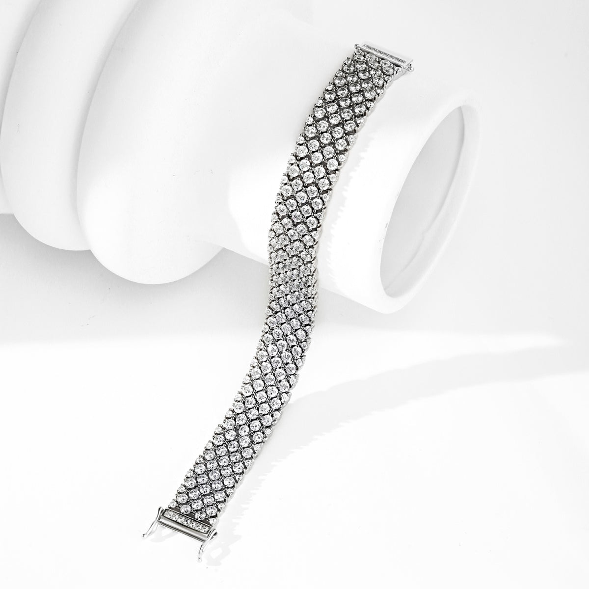 [Limara]Ornate Elegant Round Cut Party Bracelet