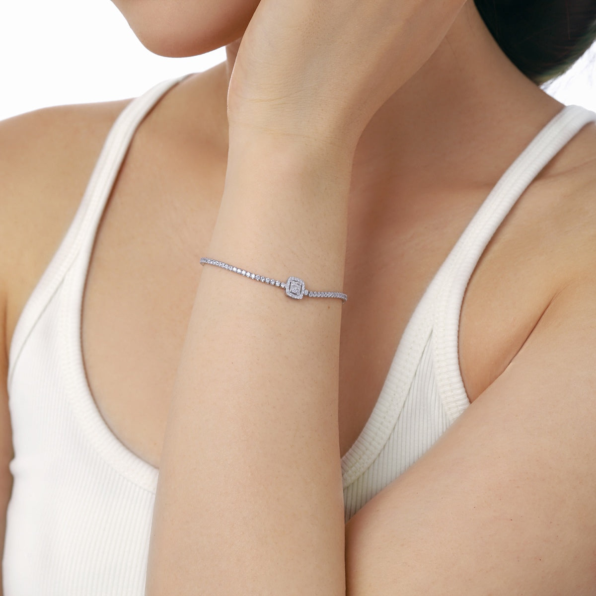 [Limara]Luxurious Dazzling Square Shape Banquet Bracelet