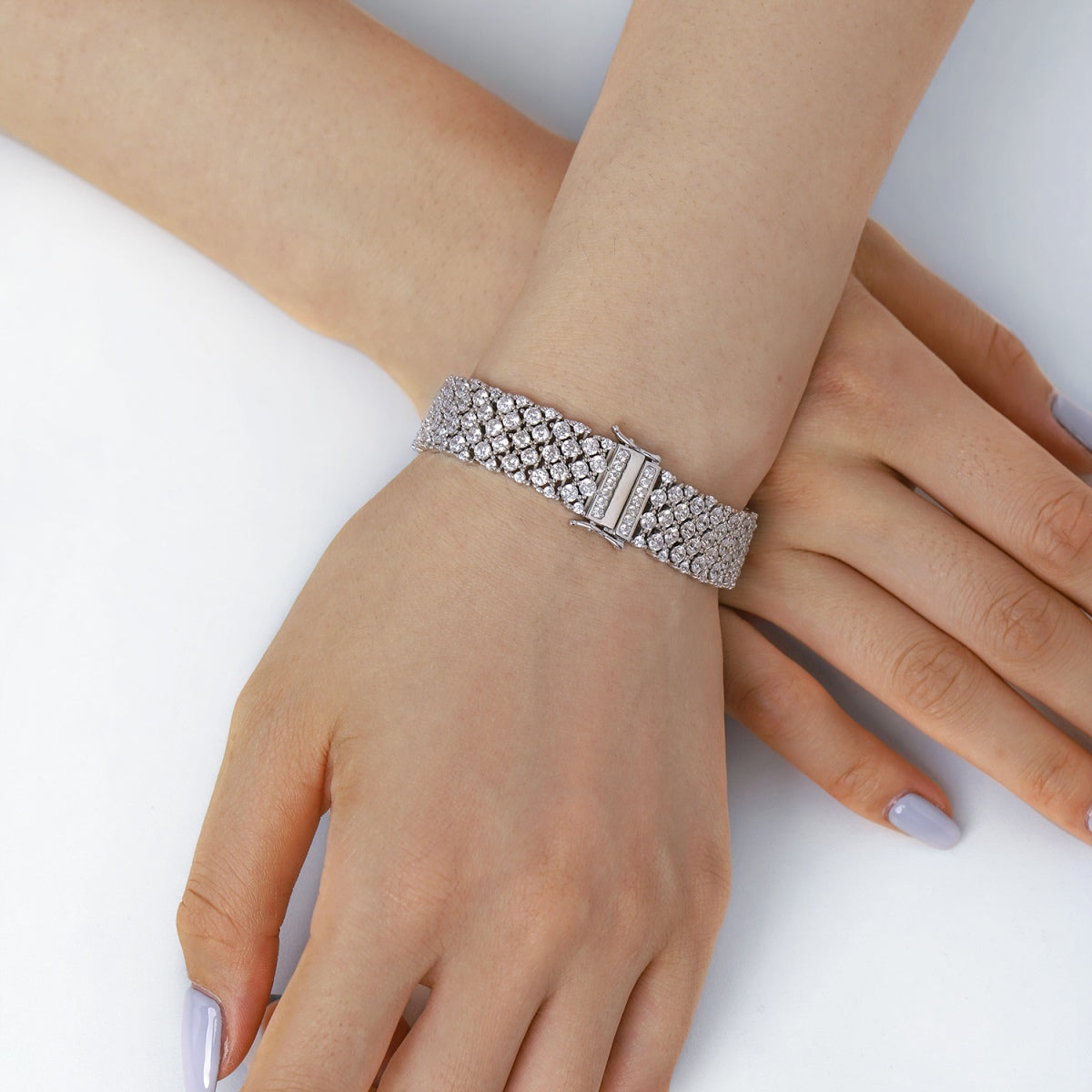 [Limara]Ornate Elegant Round Cut Party Bracelet
