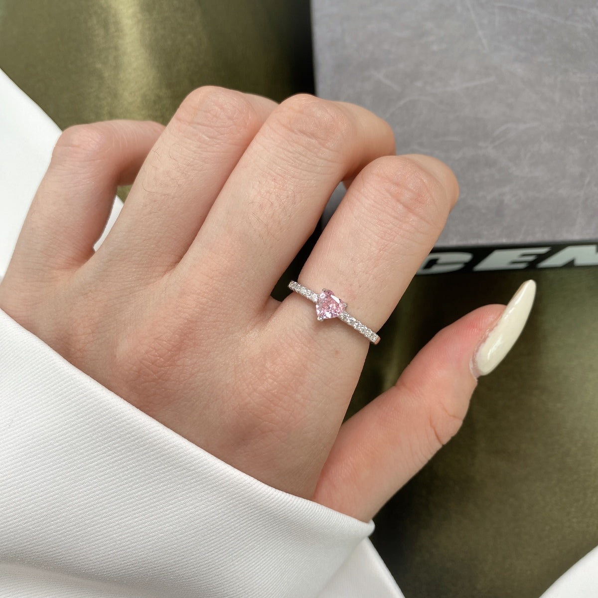 [Limara]0.5 Carat CaratEternity Charming Heart Shape Lover Ring