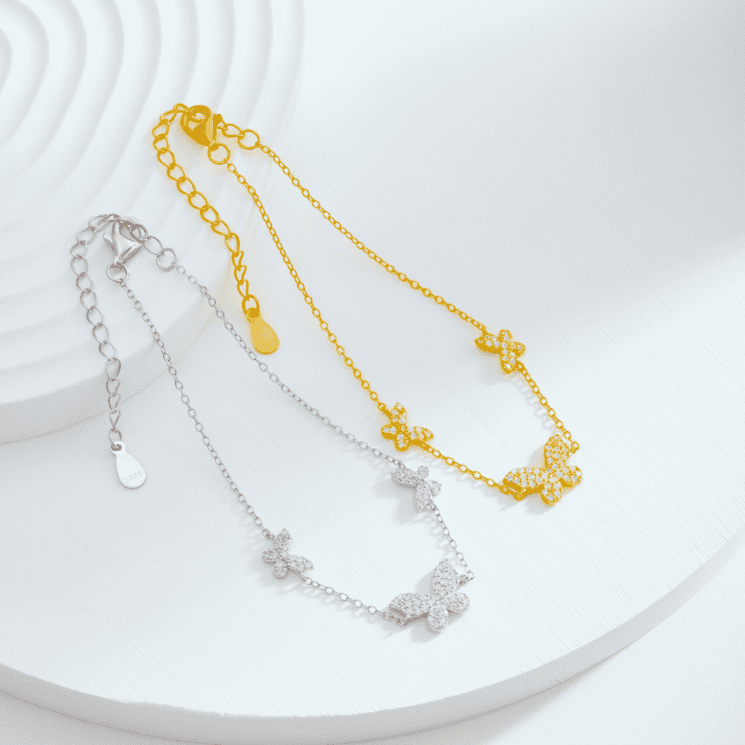 [Limara]Delicate Butterfly Pendant Bracelet