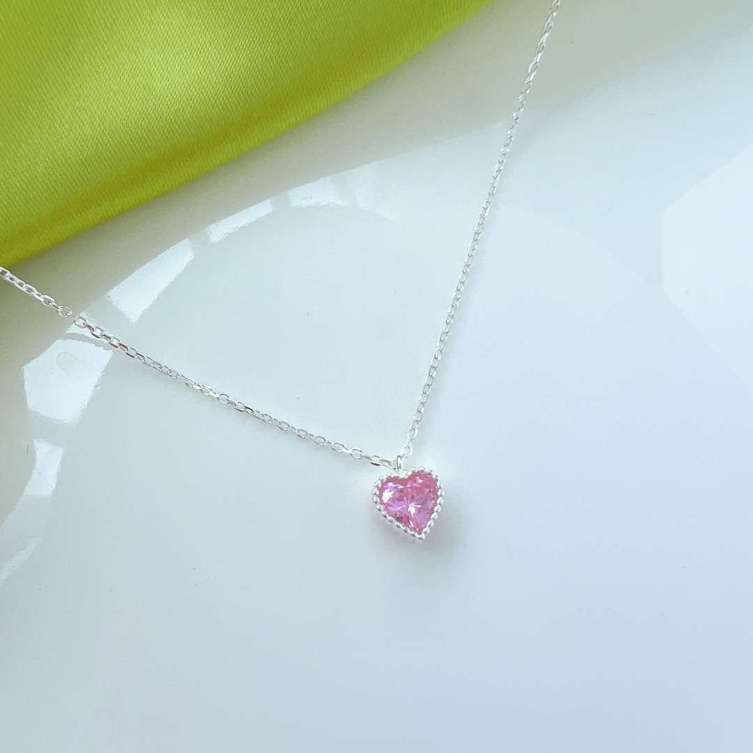 [Limara]Ornate Heart Shape Necklace