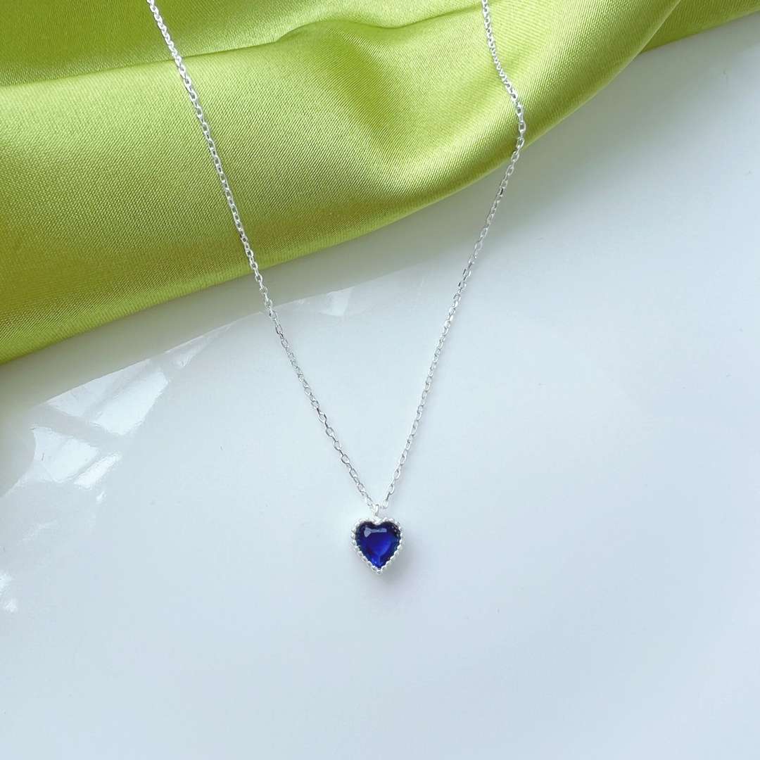 [Limara]Ornate Heart Shape Necklace