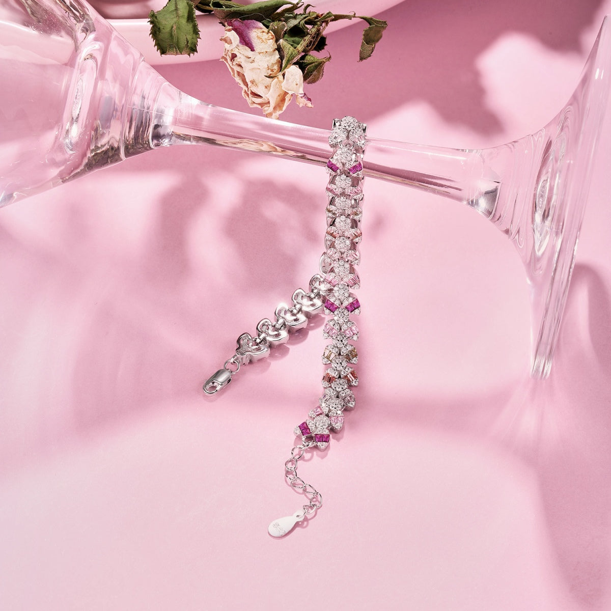[Limara]Dainty Exquisite Flower Shape Daily Bracelet