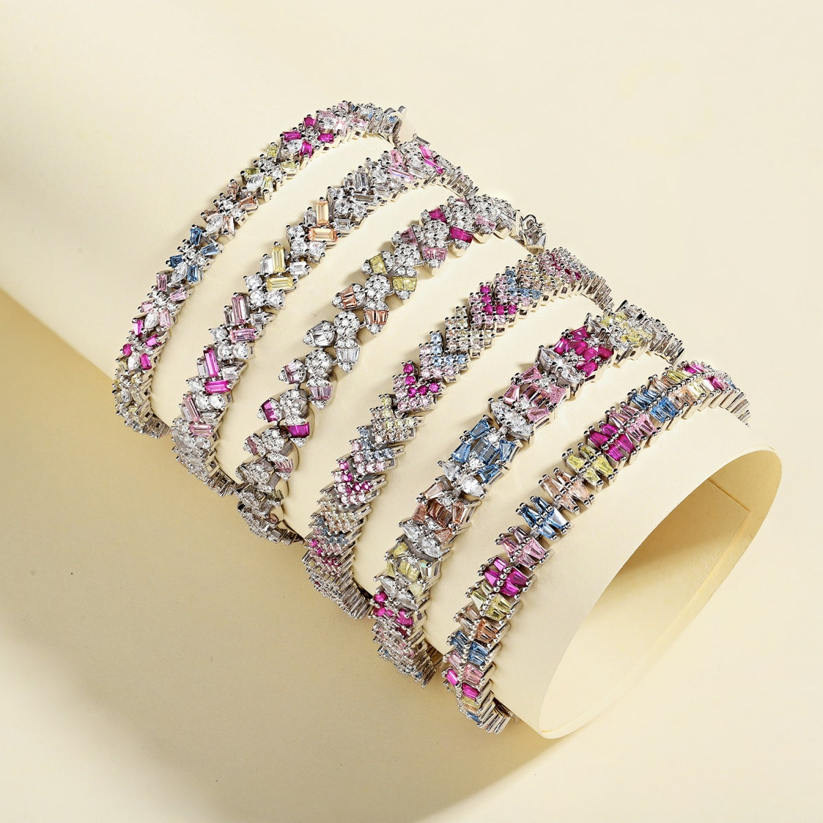 [Limara]Dainty Exquisite Flower Shape Daily Bracelet