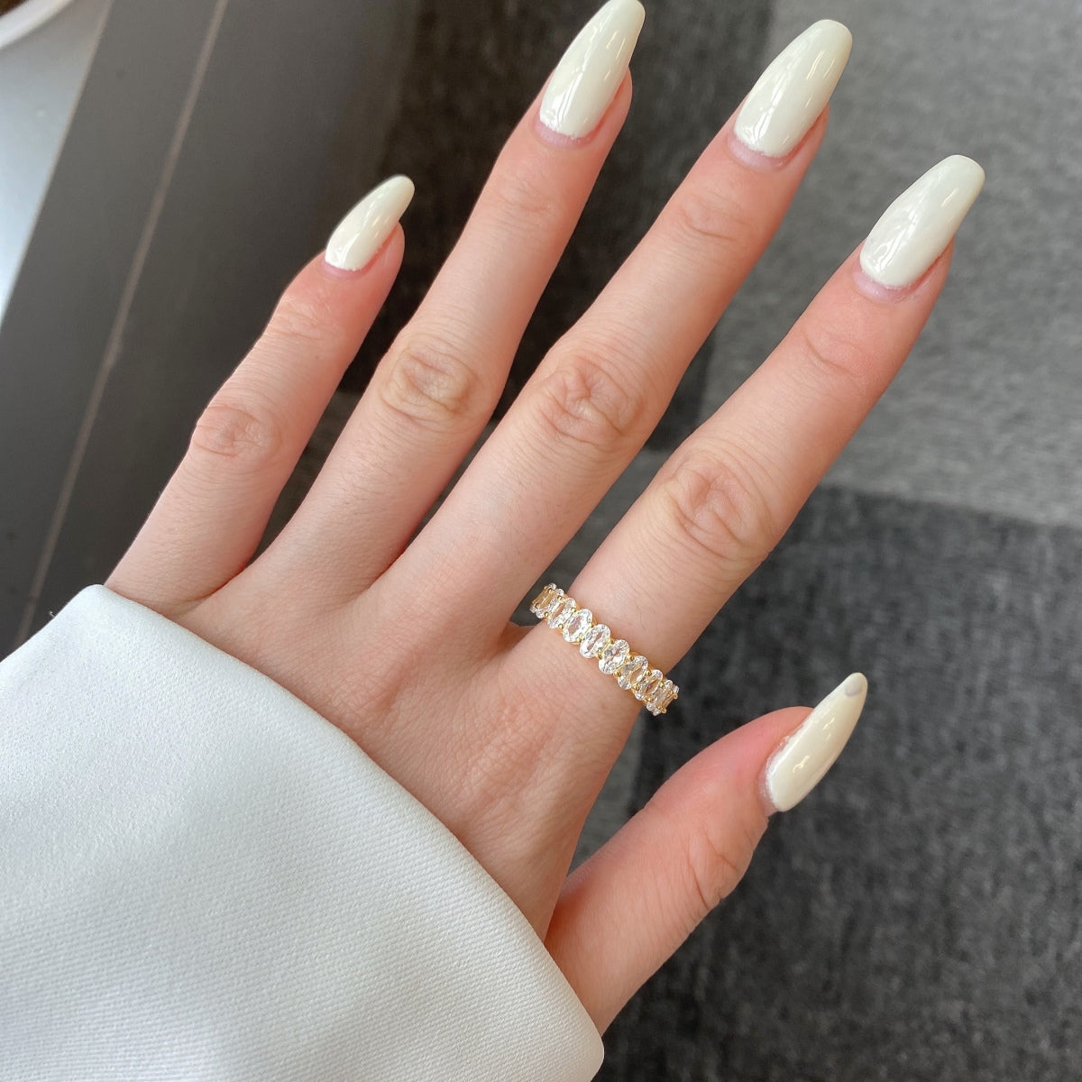 [Limara]Ornate Oval Cut Tennis Ring