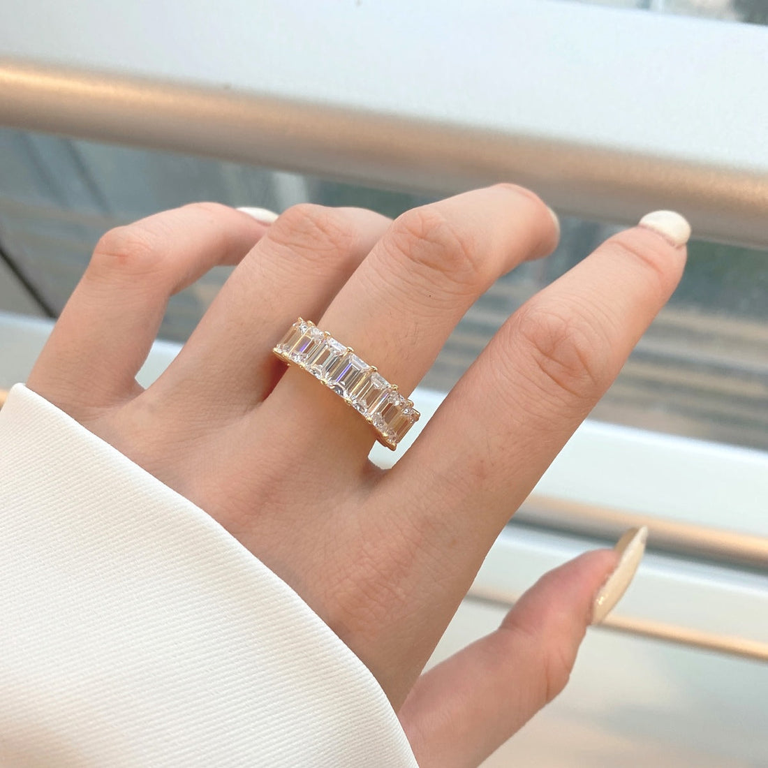 [Limara]0.75 Carat Elegant Emerald Cut Tennis Ring