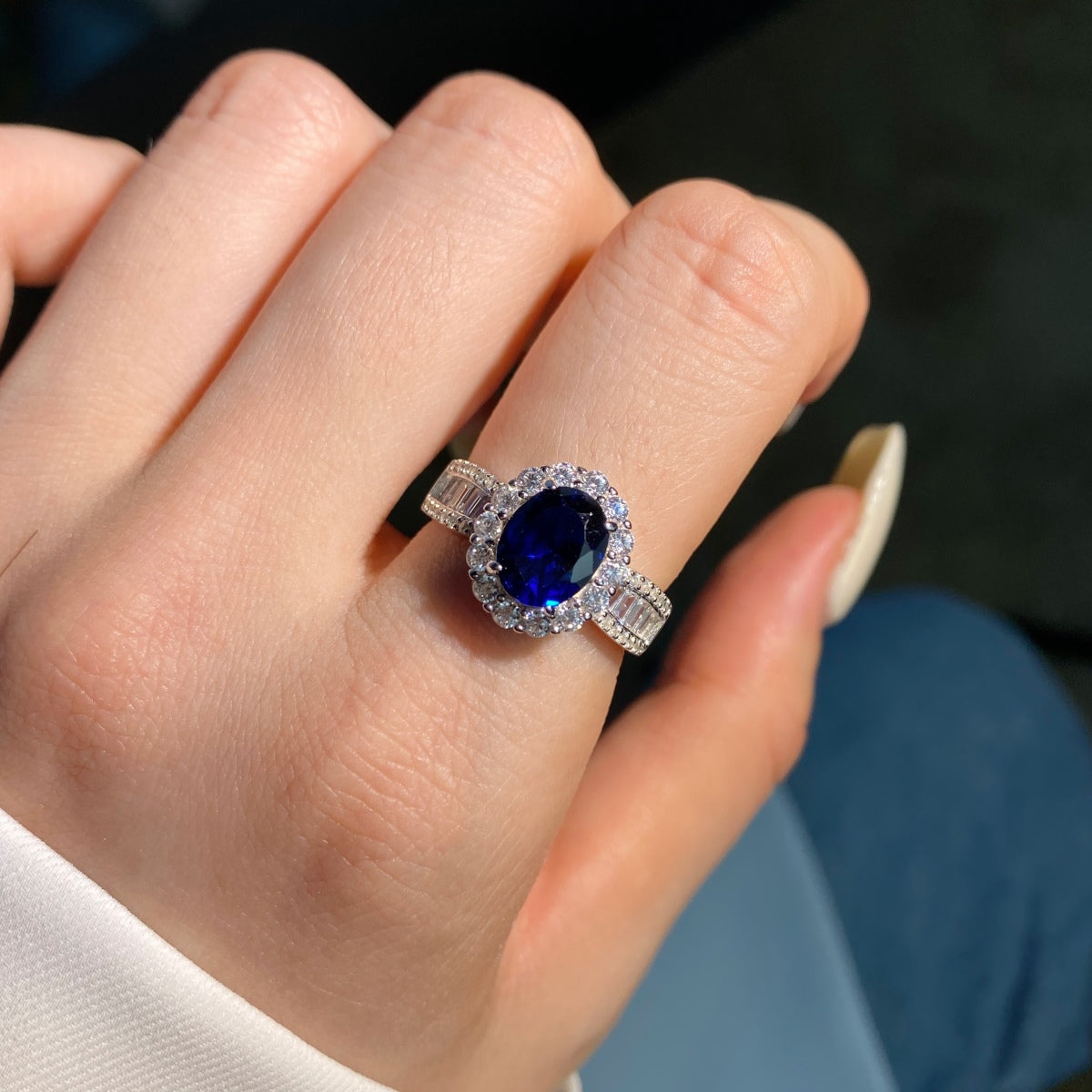 [Limara]1.5 Carat Dazzling Charming Oval Cut Banquet Ring
