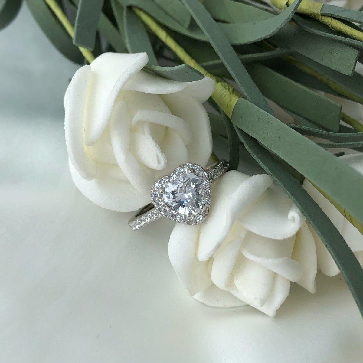 [Limara]Eternity Splashy Romantic Heart Shape Lover Ring