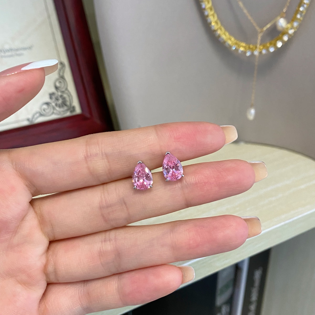 [Limara]Ornate Water Drop Shape Earrings