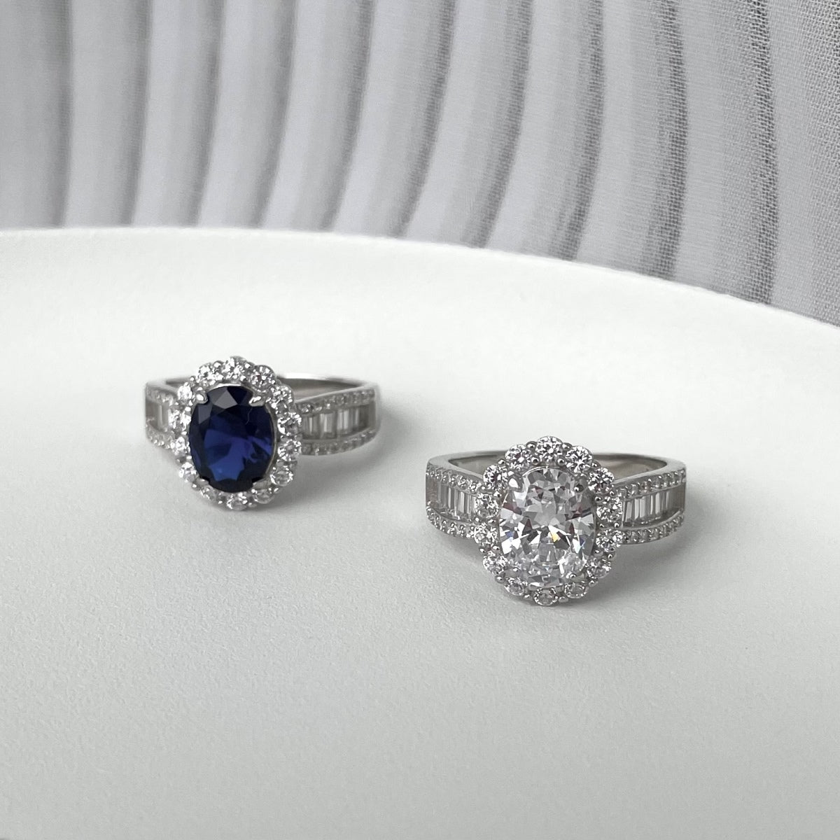 [Limara]1.5 Carat Dazzling Charming Oval Cut Banquet Ring