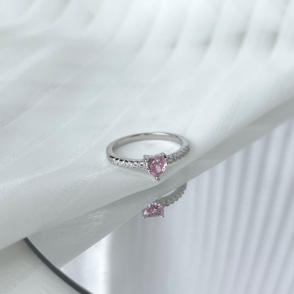 [Limara]0.5 Carat CaratEternity Charming Heart Shape Lover Ring