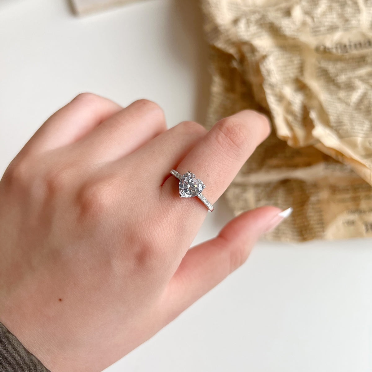 [Limara]2.0 Carat Dazzling Lustrous Heart Cut Lover Ring