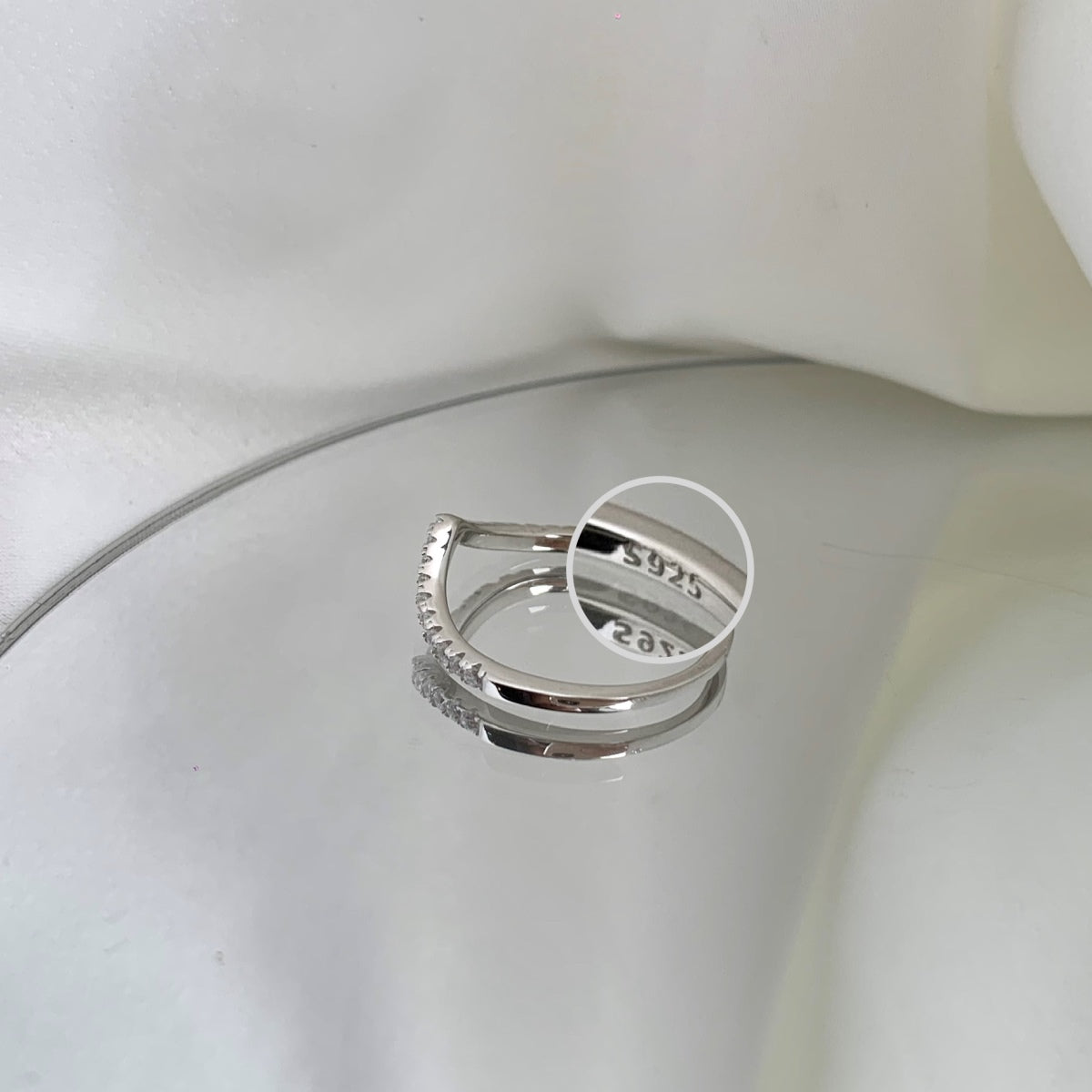 [Limara]Elaborate Tennis Band Ring