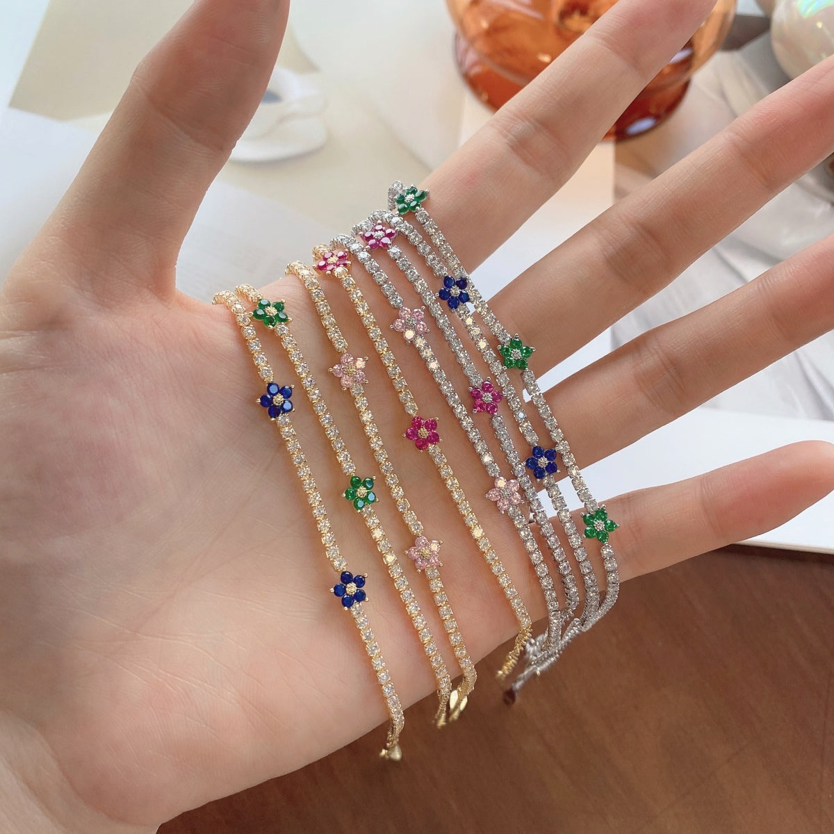 [Limara]Sparkling Flower Shape Tennis Bracelet