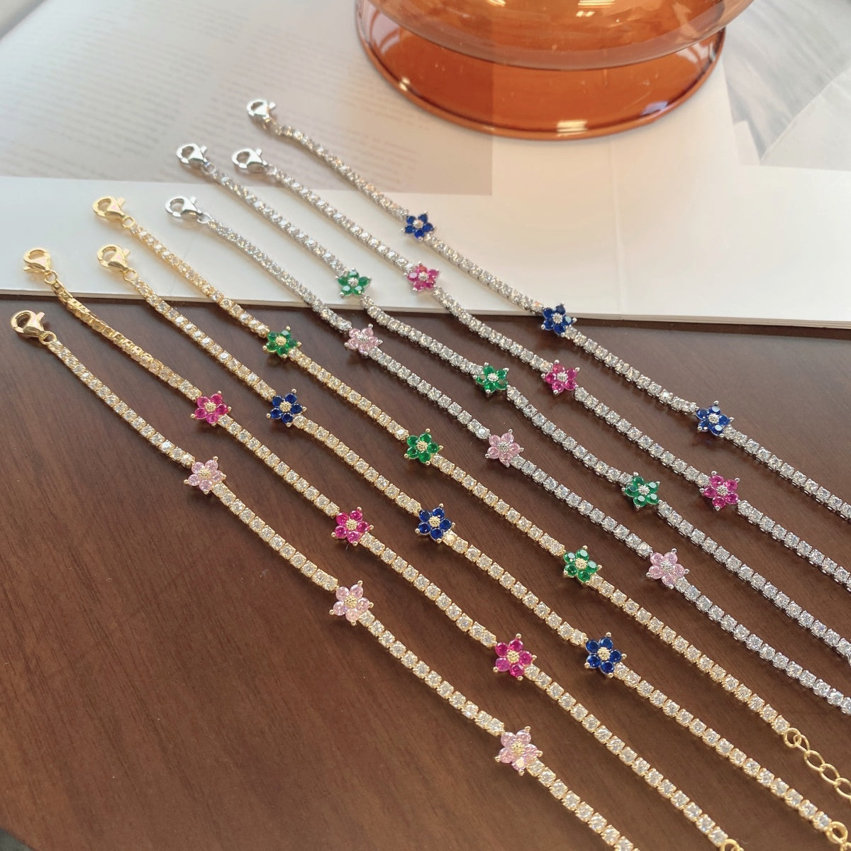 [Limara]Sparkling Flower Shape Tennis Bracelet